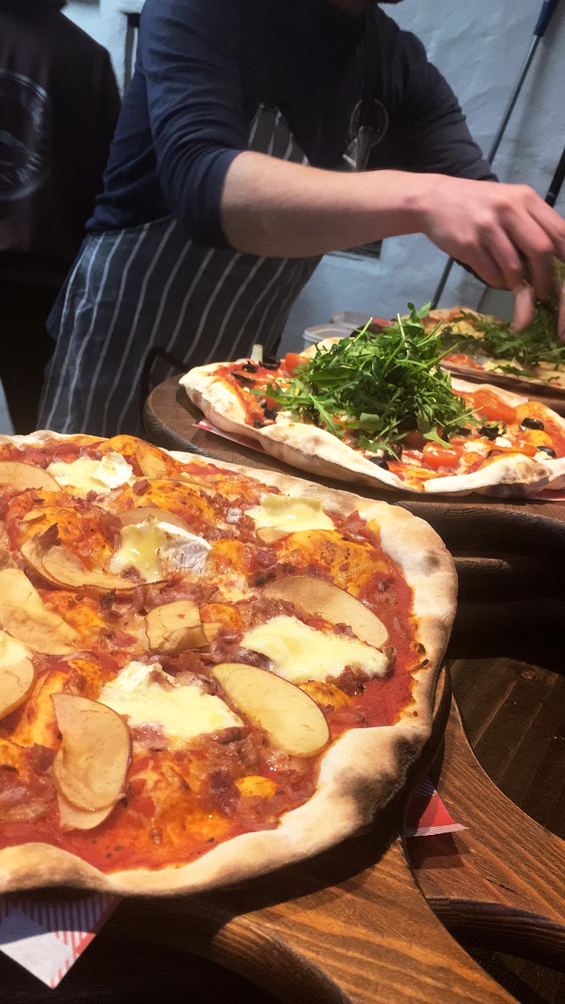Wood fired oven pizza at Logues Goose Gander Pizzeria-Donegal Food TOurs